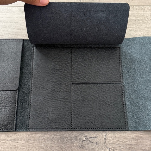 Shinola Detroit Black Leather Organizer 7inch - Picture 7 of 9